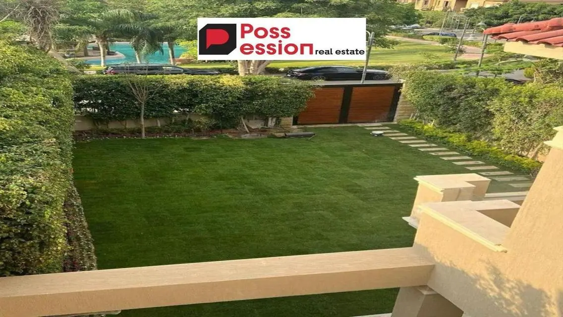 Luxury Villa with Private Garden and Pool in Stone Park