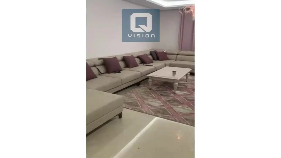 Luxury Apartment with Spacious Layout in the Heart of the City