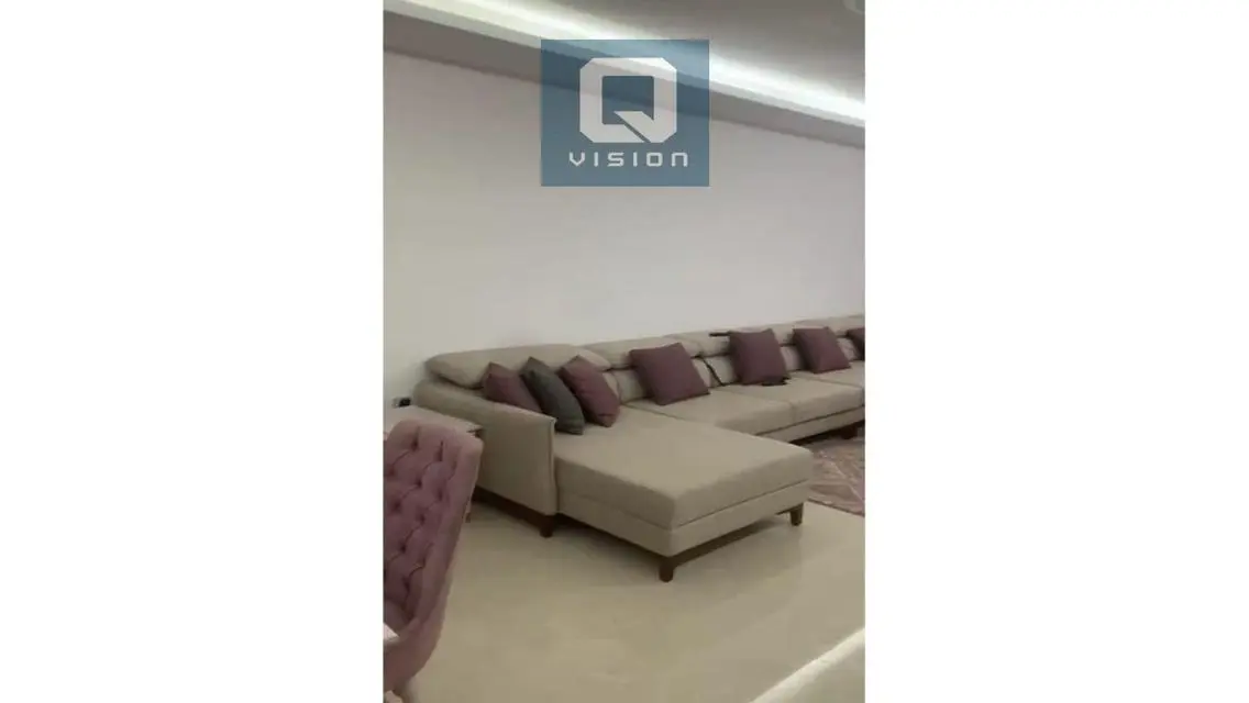 Luxury Apartment with Spacious Layout in the Heart of the City
