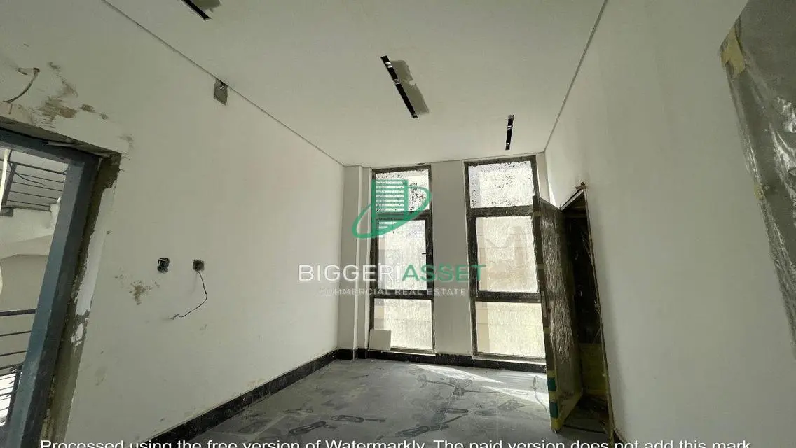 Luxury Apartment in District 5 - Amazing Price