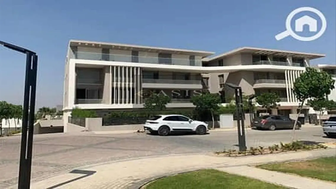 شقة فاخرة مطلة على البحيرة للبيع