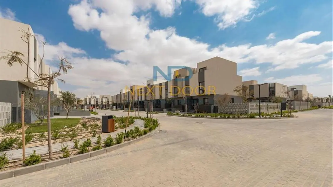 Luxurious 5-Bedroom Apartment with Private Garden