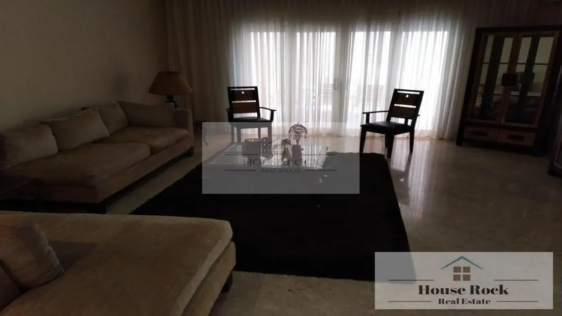 Luxury Apartment Spanning 2000 Meters in the Heart of the Market for 85000 EGP