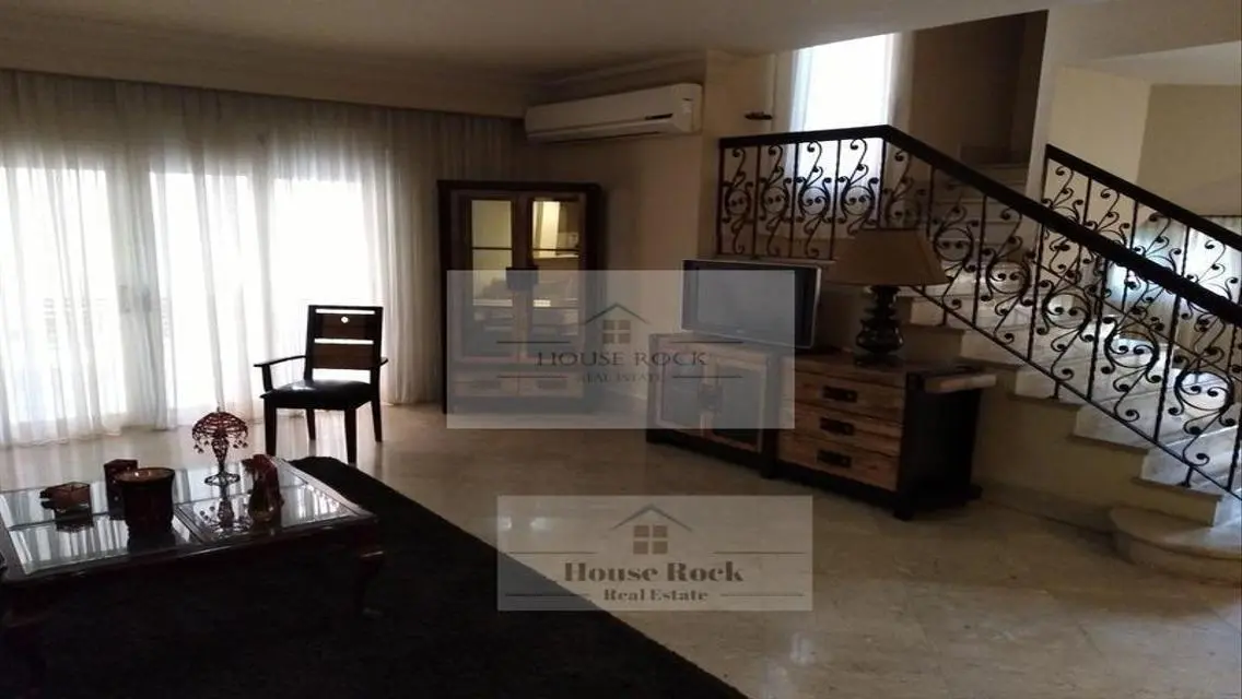 Luxury Apartment Spanning 2000 Meters in the Heart of the Market for 85000 EGP