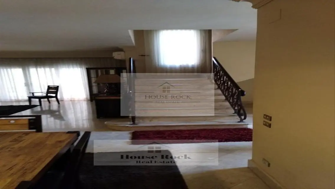 Luxury Apartment Spanning 2000 Meters in the Heart of the Market for 85000 EGP