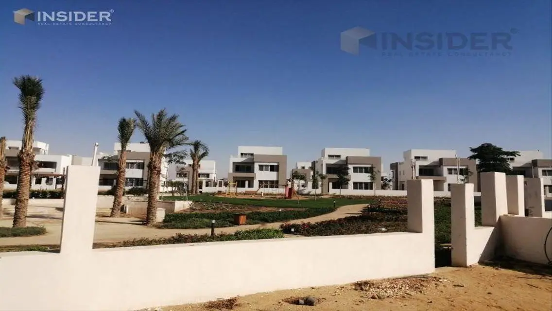شقة فاخرة للإيجار بمساحة 160 متر - 3 غرف نوم - حدائق ومرافق استثنائية