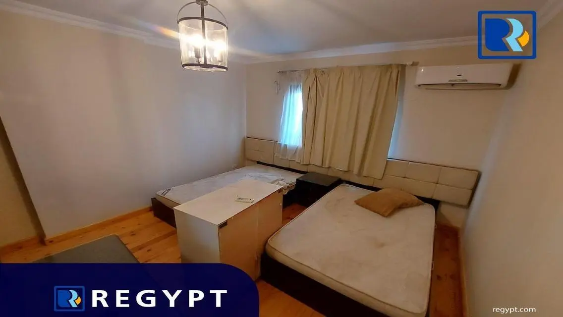 عقار مميز للبيع - 240 متر مع شرفة وحارس أمن