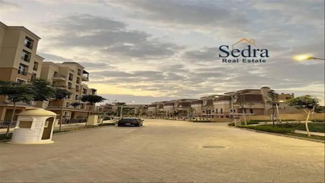 Luxurious Apartment with Lake View and Amenities