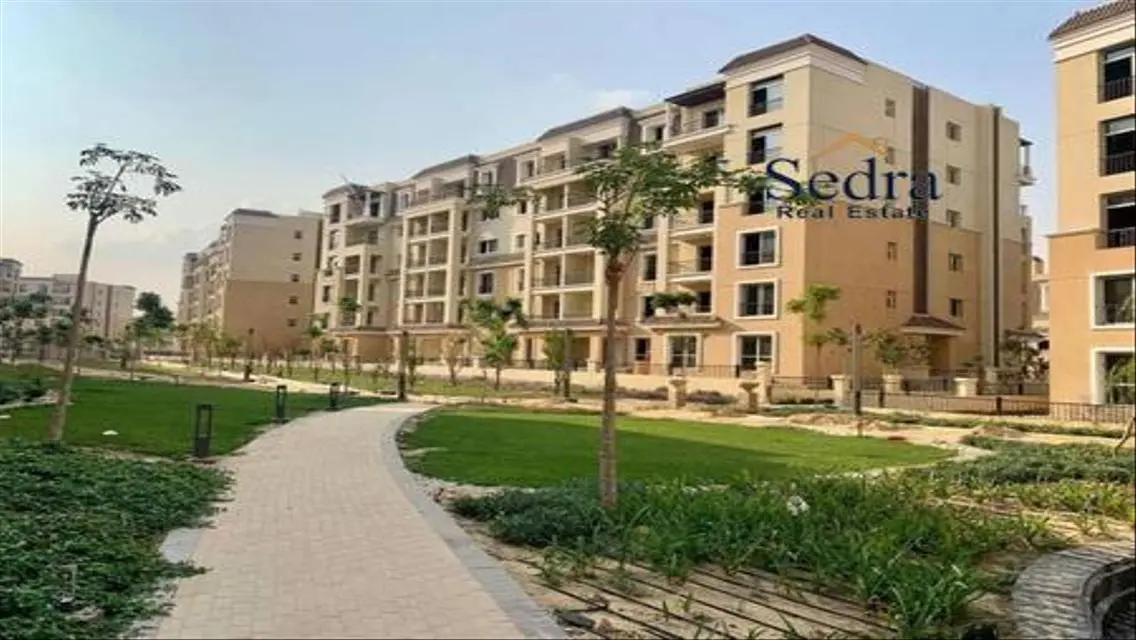 Luxurious Apartment with Lake View and Amenities