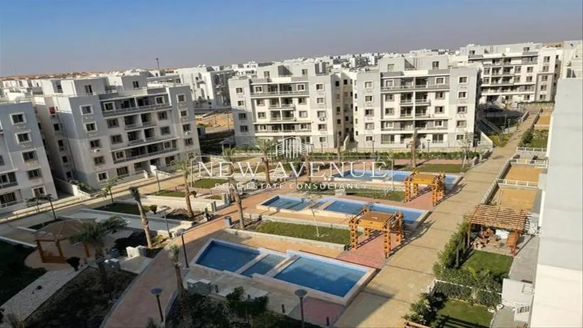 Luxurious Apartment with Spacious Balcony and Private Garden