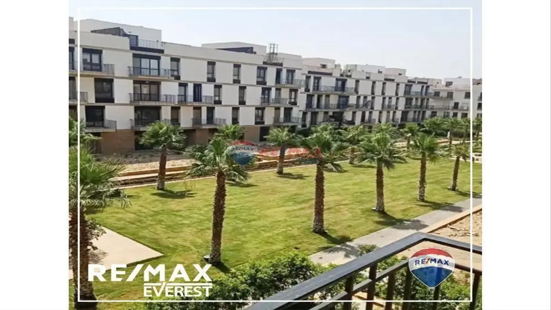 Luxury Apartment with Study Room in the Heart of the City