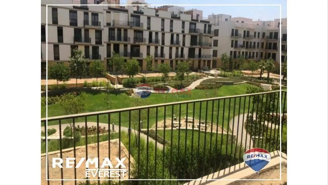 Luxury Apartment with Study Room in the Heart of the City