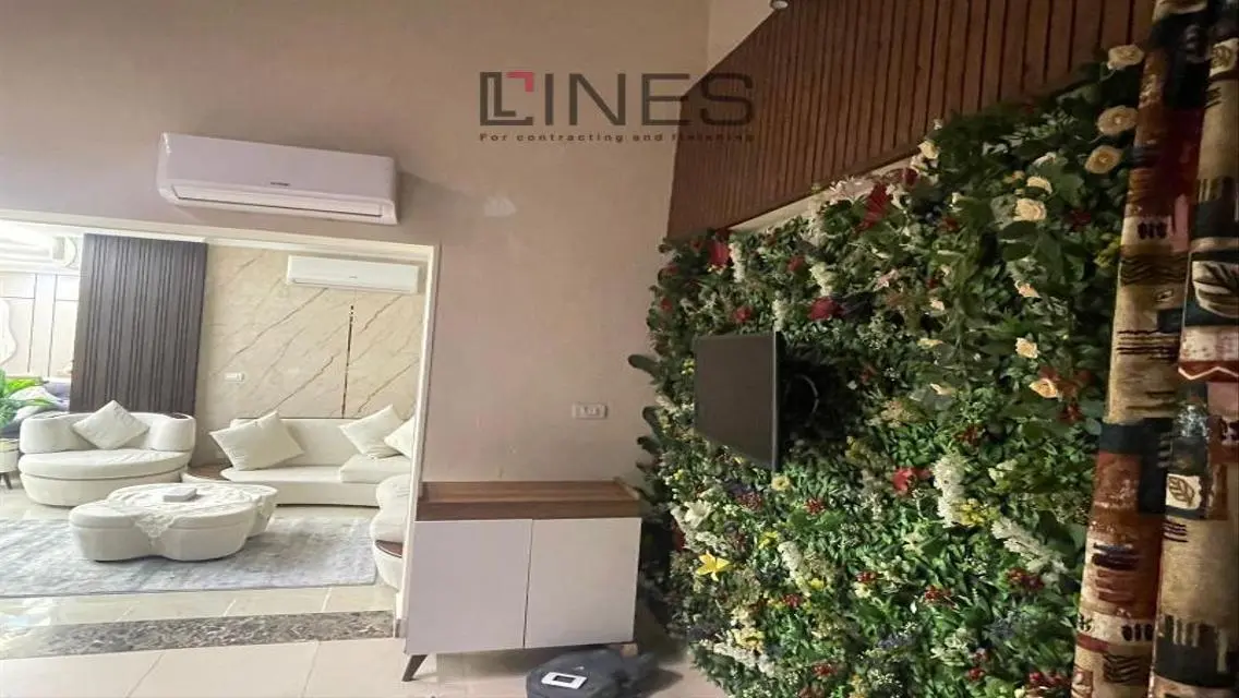 Luxury Apartment in Open-air Mall B8
