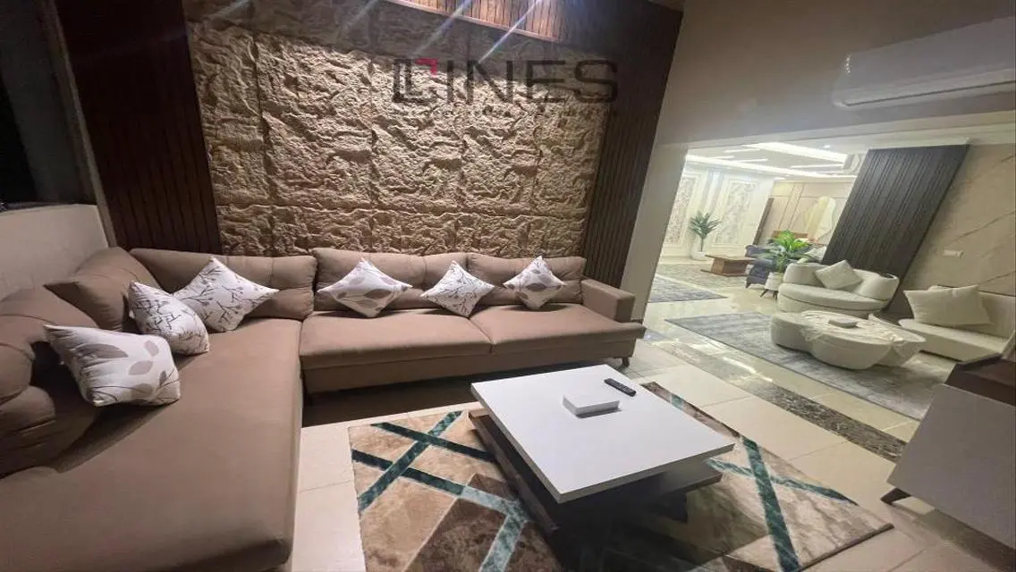 Luxury Apartment in Open-air Mall B8