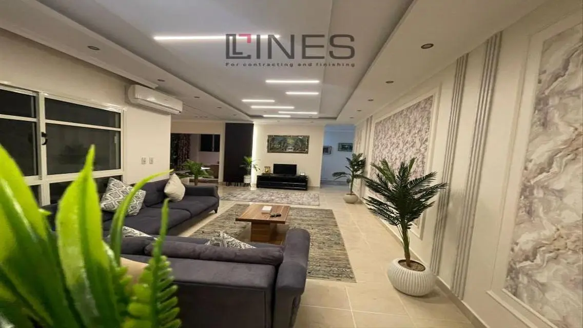 Luxury Apartment in Open-air Mall B8