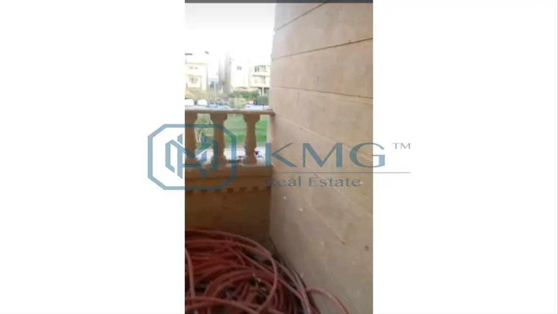 Luxury Apartment for Sale with Spacious Living in the Heart of the City