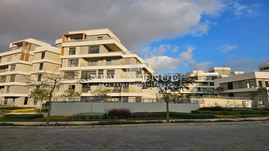 Luxury Apartment in SKY-CONDOS-184