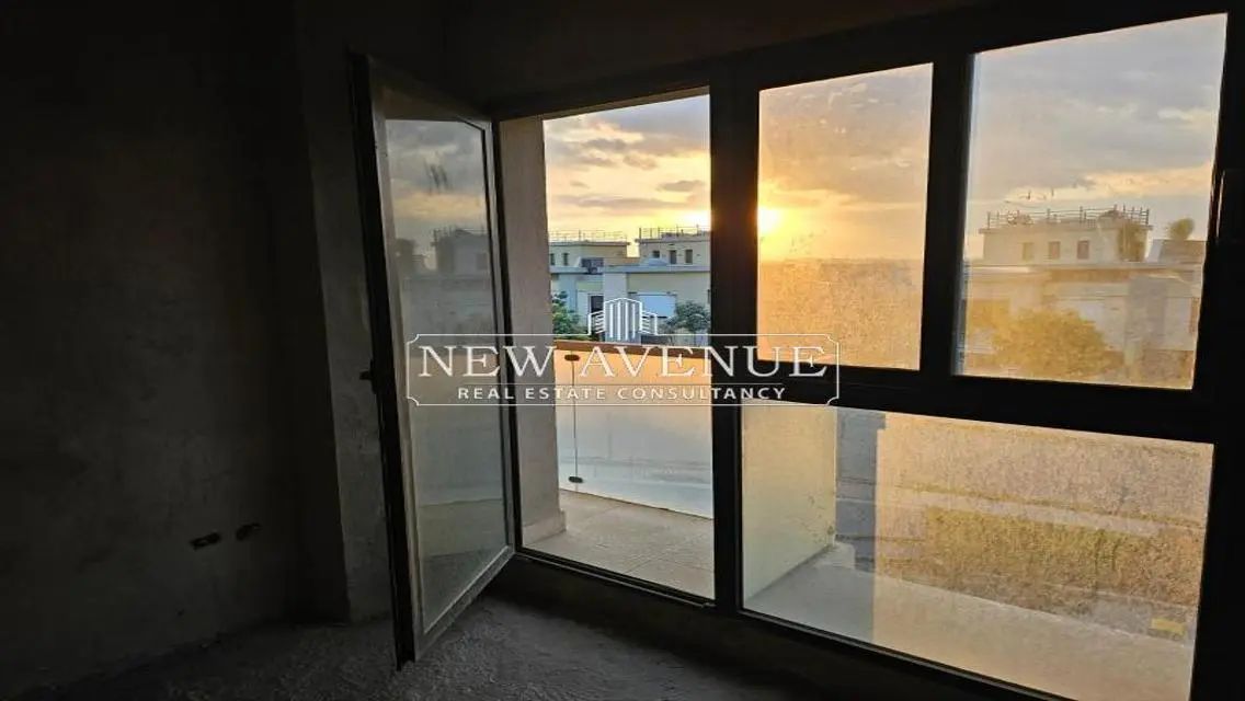Luxury Apartment in SKY-CONDOS-184