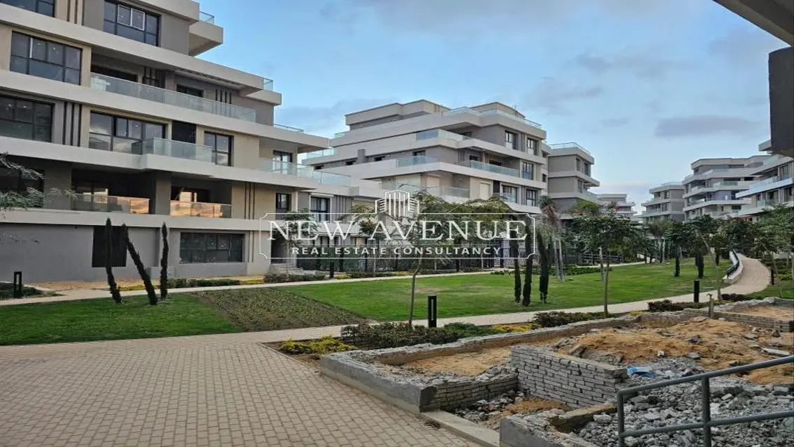 Luxury Apartment in SKY-CONDOS-184