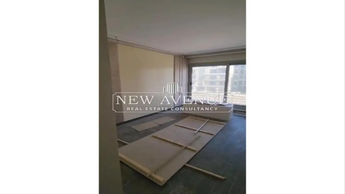 Luxury Apartment for Sale with Study Room and Gym