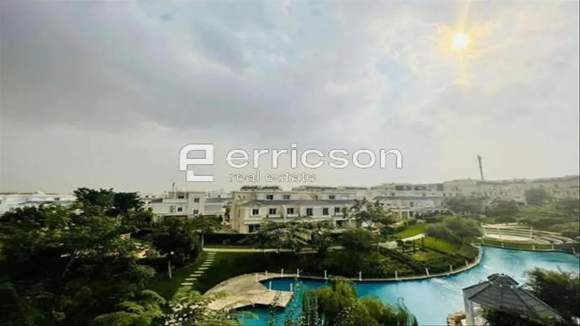 Luxurious Apartment with Lake Views in Prime Location