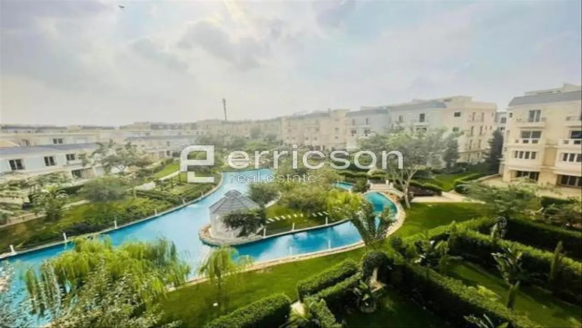 Luxurious Apartment with Lake Views in Prime Location