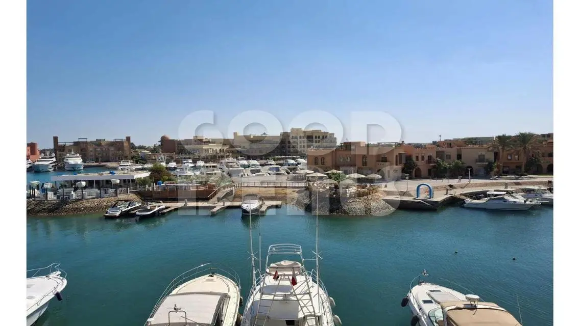 فيلا فاخرة بمساحة 170 متر للبيع