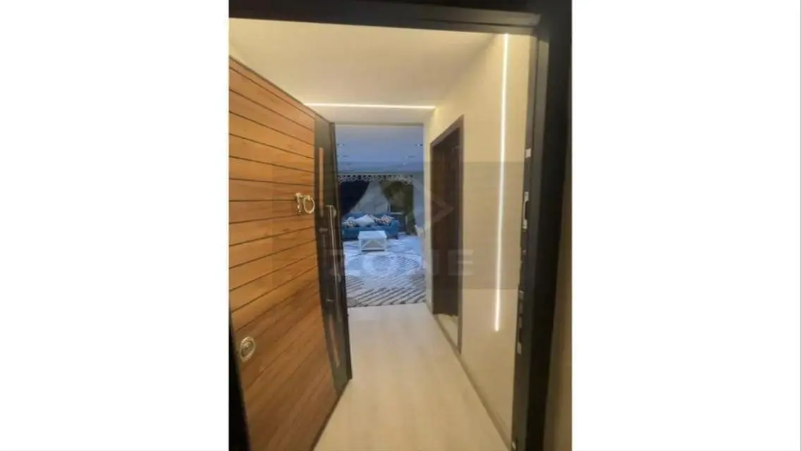 مول تجاري 103 متر للبيع
