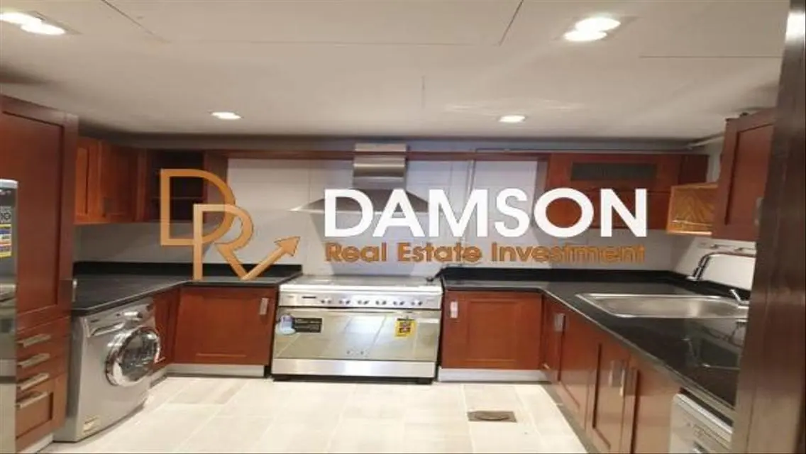 Luxurious Villa Spanning 1700 m² with Premium Amenities