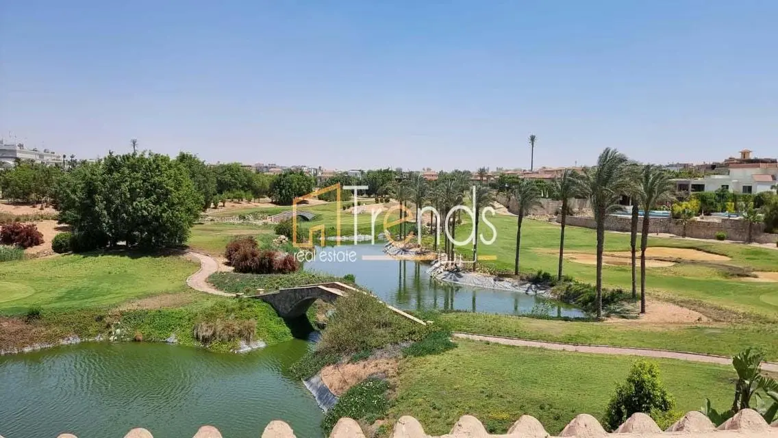 Luxury Apartment with Study Room and Balcony - 270 sqm