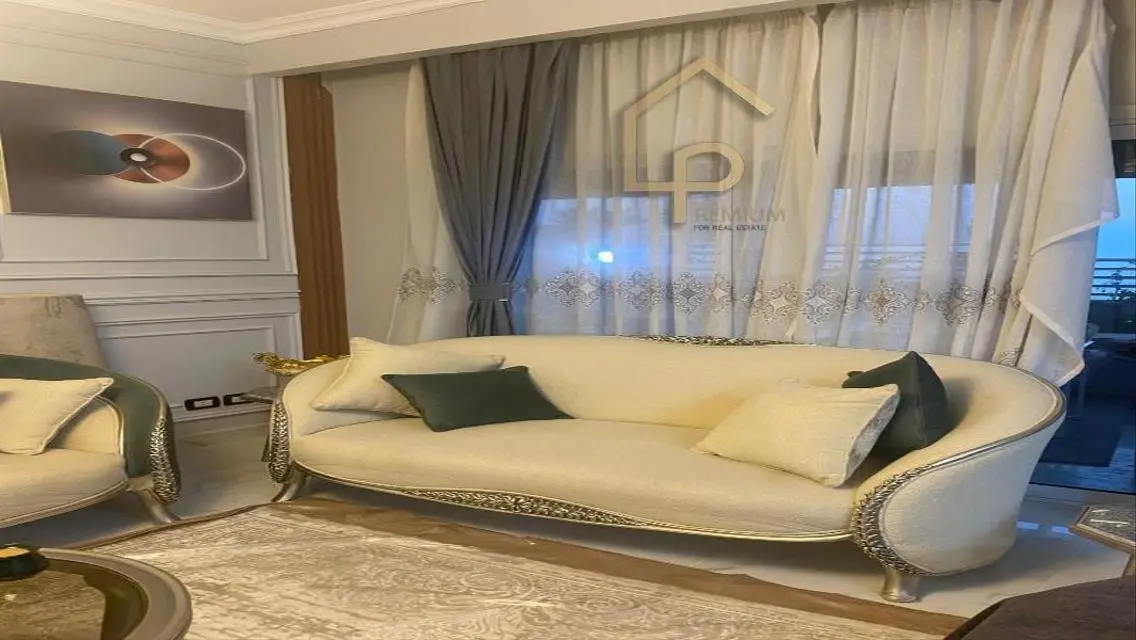 شقة فاخرة في المرحلة الأولى مع إطلالة مميزة