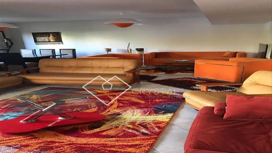 Luxurious Villa of 3000 Square Meters with Private Garden and Pool