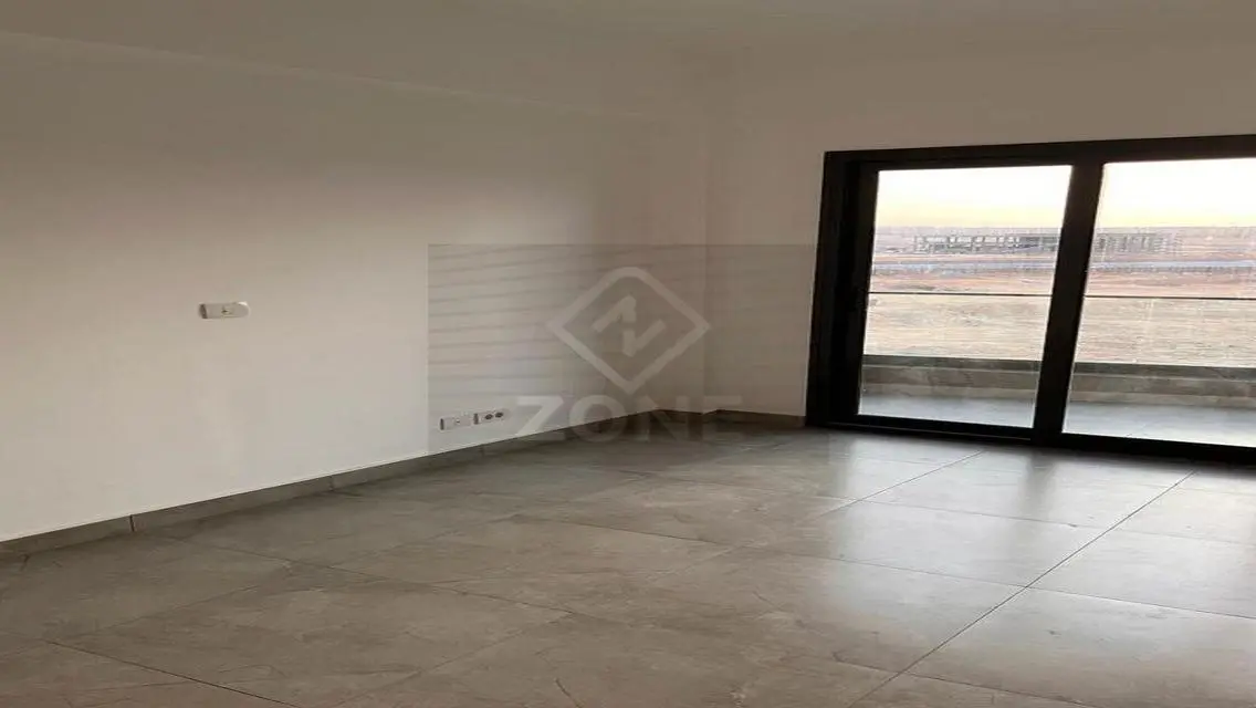 مكتب مميز في موقع استراتيجي في مدينتي