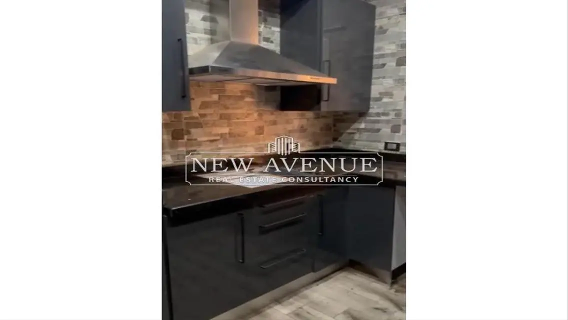 Stunning Apartment with Prime Landmark View