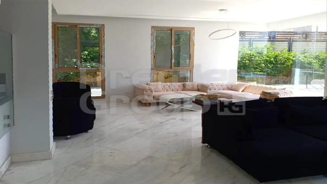Luxury Apartment for Sale - 370 Meters in the Heart of the City