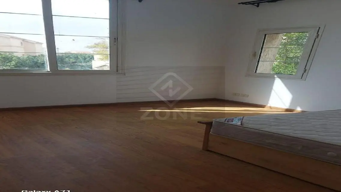 Luxurious Apartment with Spacious Amenities