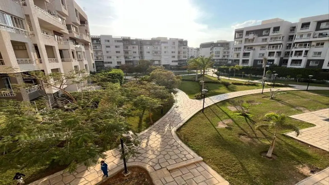 مكتب متميز في مدينة مدينتي - الطابق الثاني من مول All Seasons Park