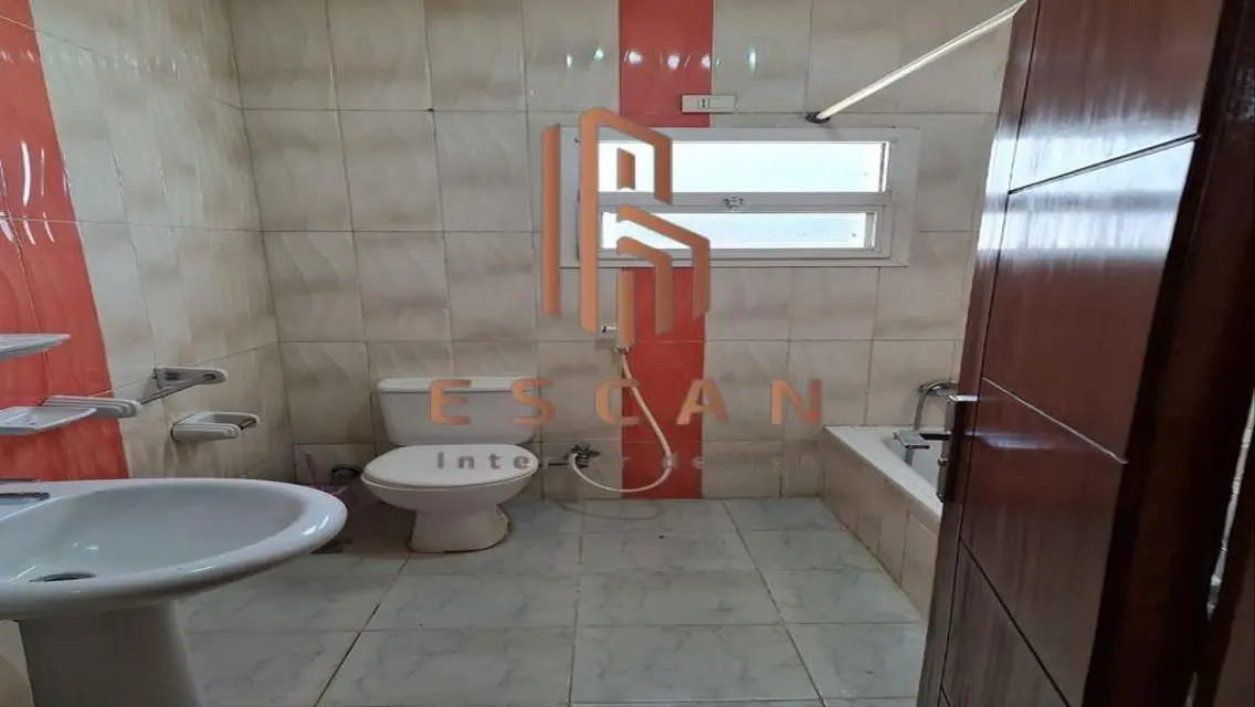 شقة رائعة للبيع بمساحة مميزة