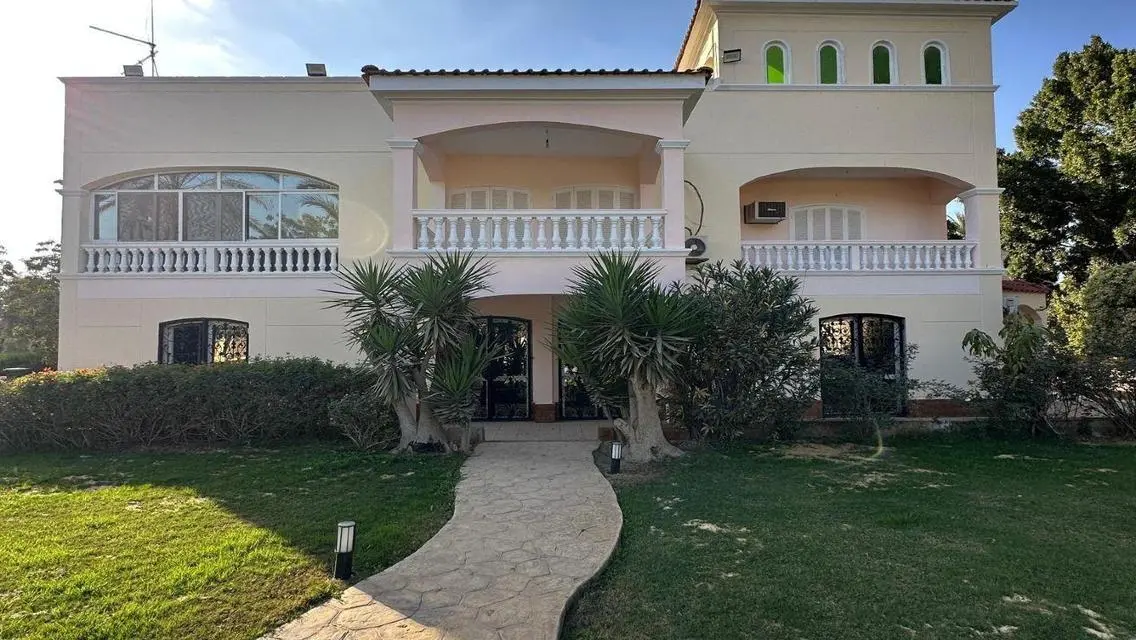 Luxury Villa with Private Garden and Pool