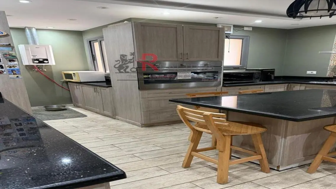 Luxury 3-Bedroom Apartment in Prime Location