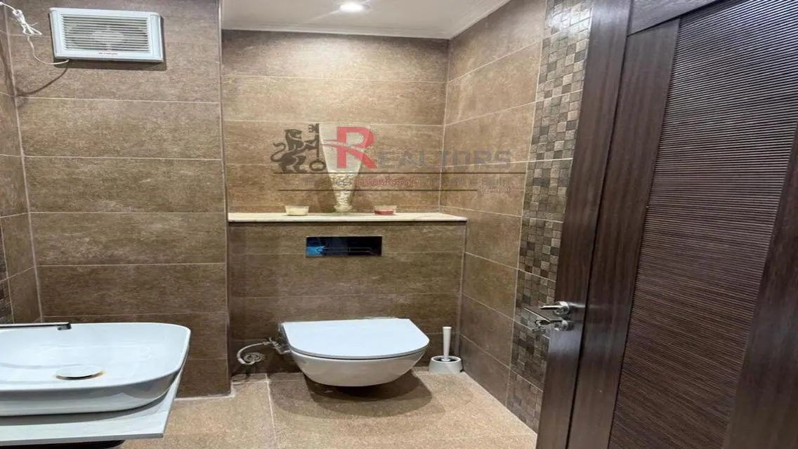 Luxury 3-Bedroom Apartment in Prime Location