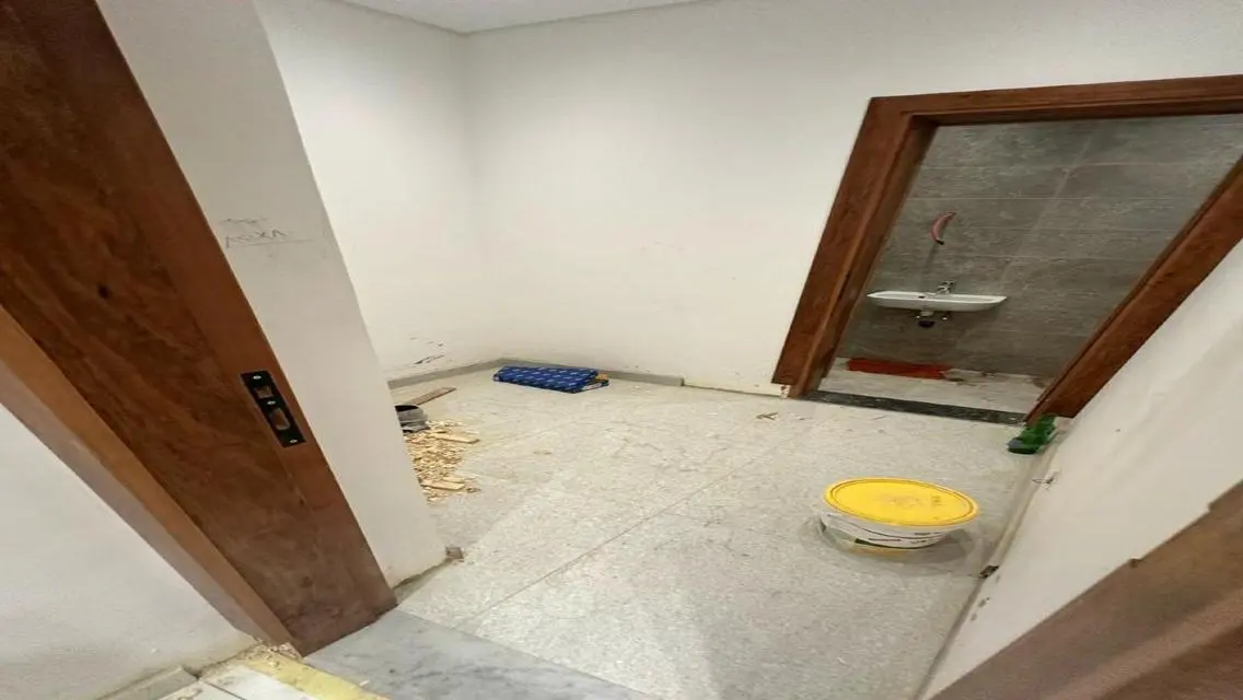 شقة فاخرة 3 غرف نوم مع خدمات مميزة في وسط المدينة