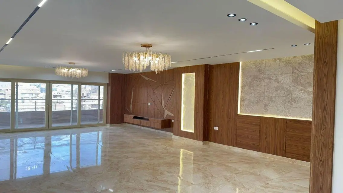 Luxury Apartment in Prime Location with Security Guard