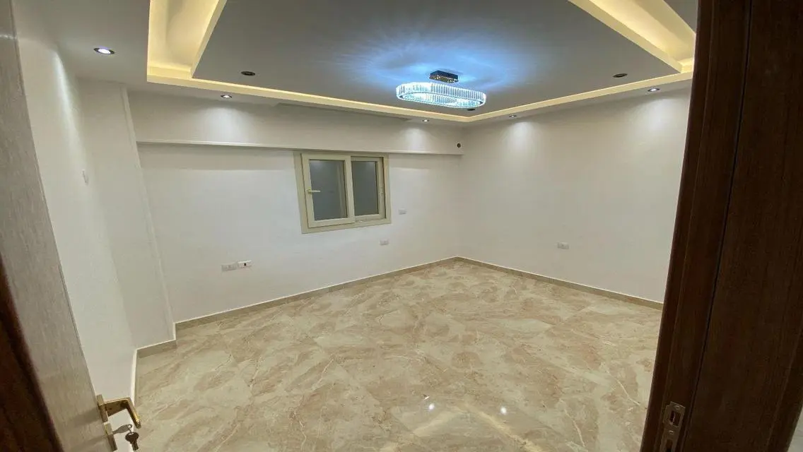 Luxury Apartment in Prime Location with Security Guard