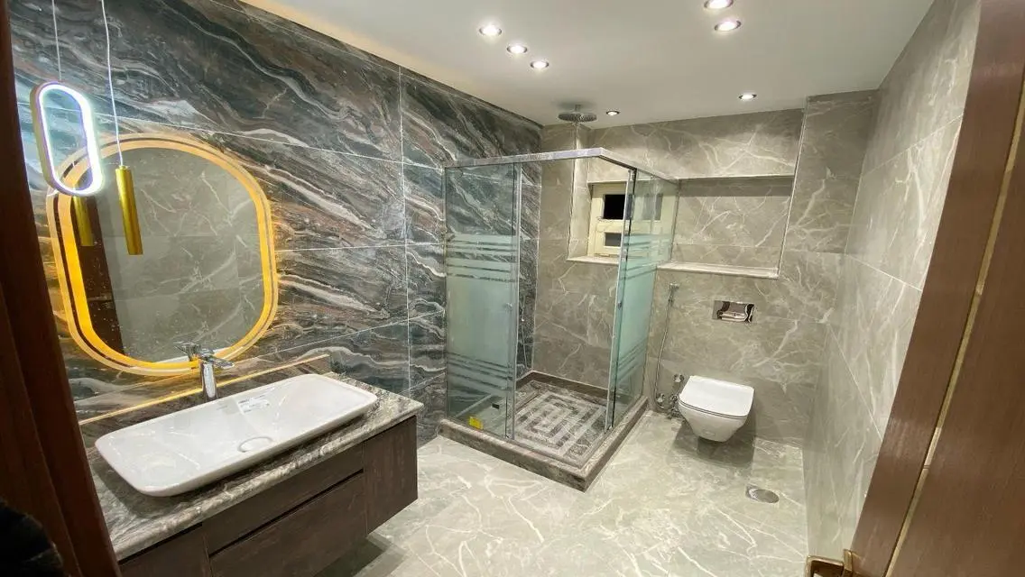 Luxury Apartment in Prime Location with Security Guard