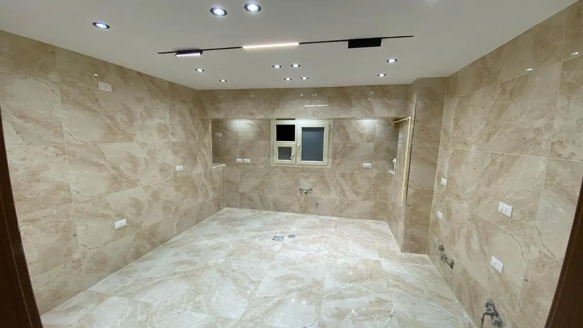 Luxury Apartment in Prime Location with Security Guard