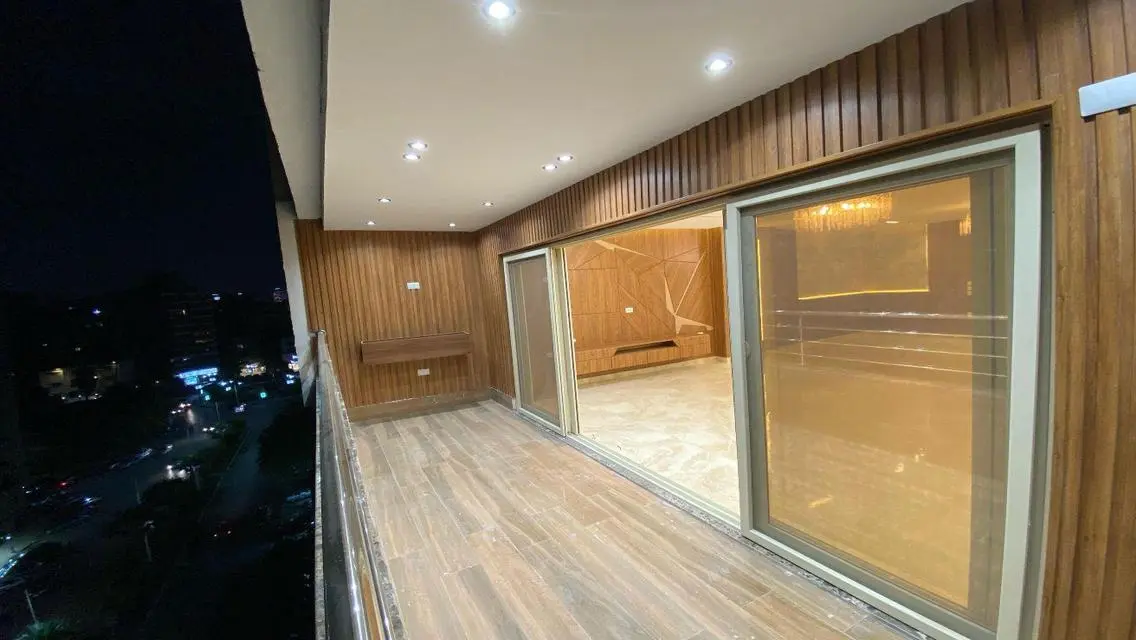 Luxury Apartment in Prime Location with Security Guard