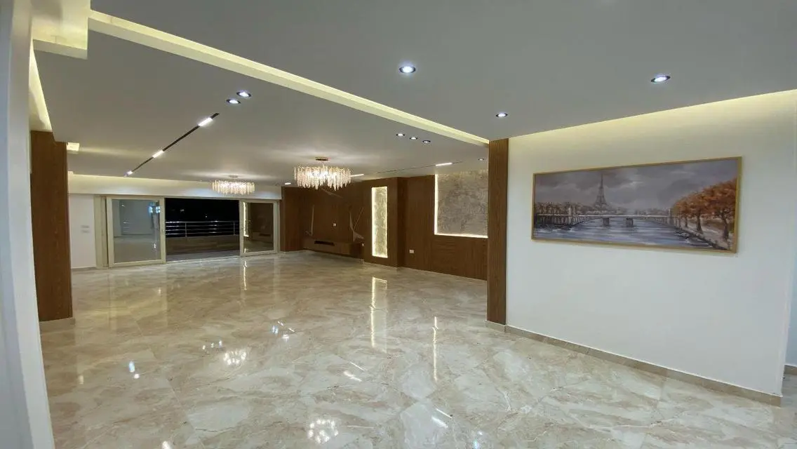 Luxury Apartment in Prime Location with Security Guard