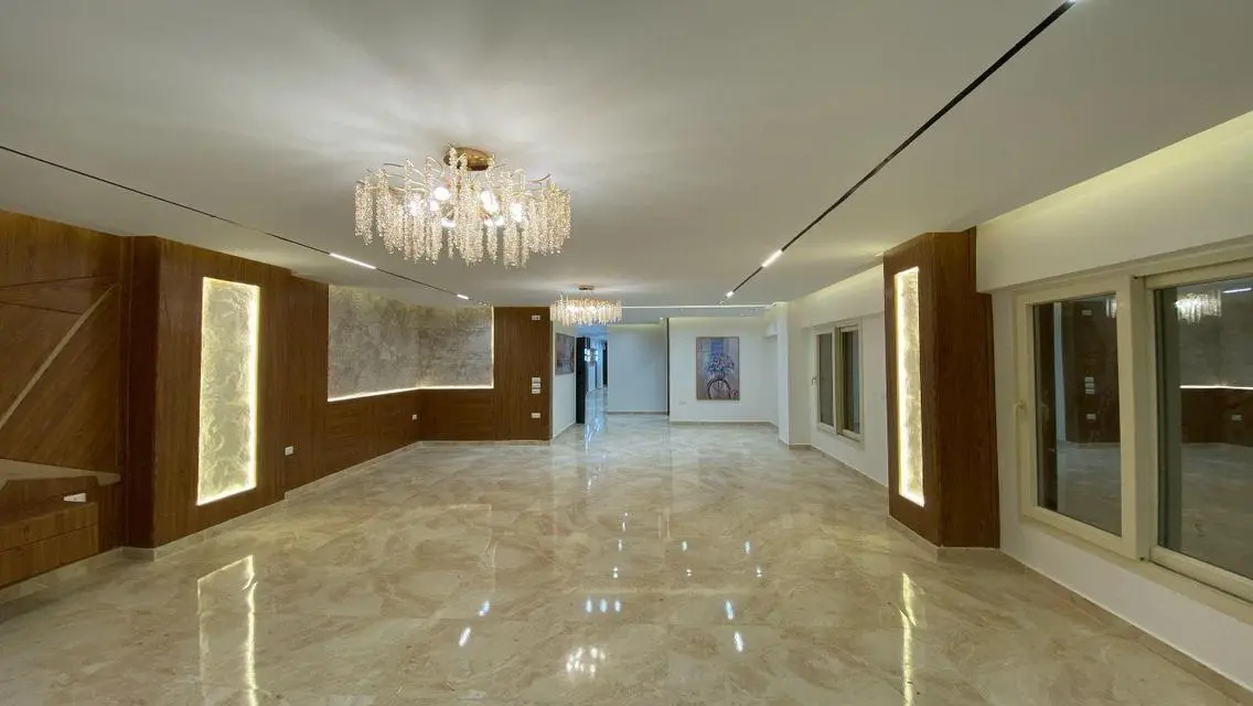 Luxury Apartment in Prime Location with Security Guard