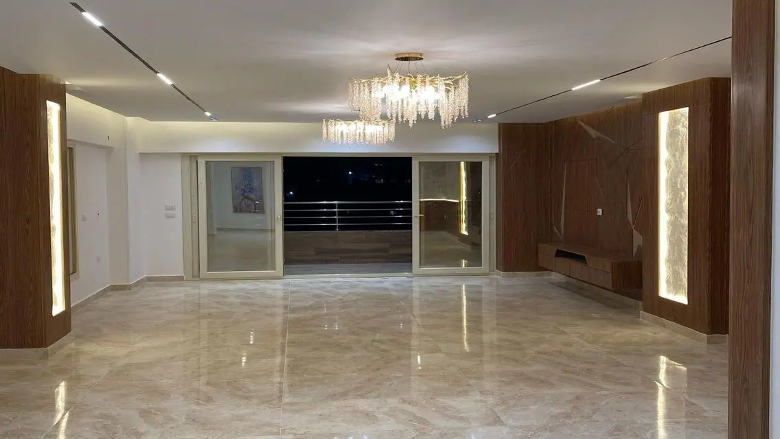 Luxury Apartment in Prime Location with Security Guard